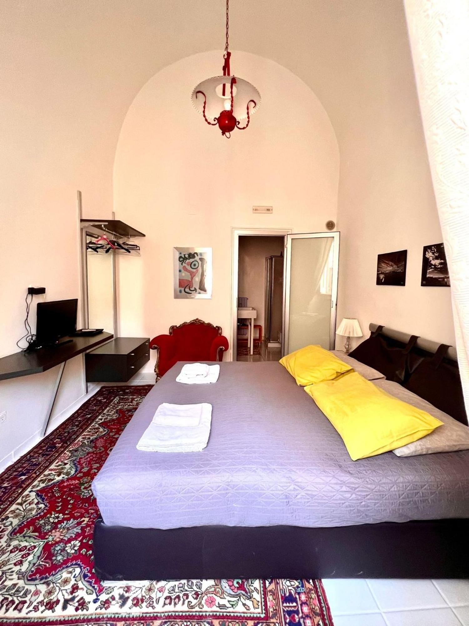 Casa Vacanza Saint Patrick Barletta Exteriör bild