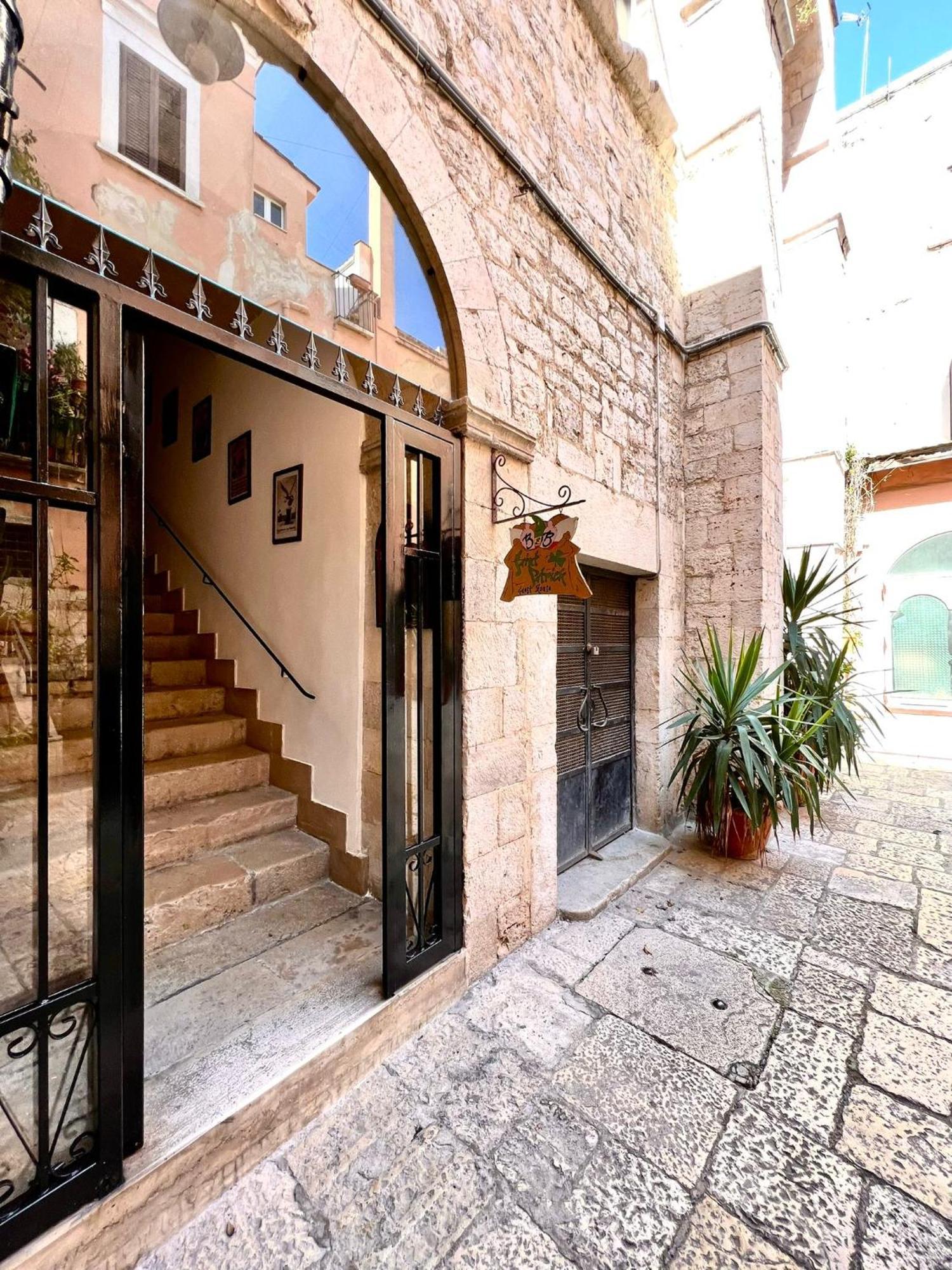 Casa Vacanza Saint Patrick Barletta Exteriör bild
